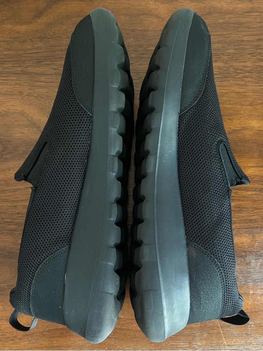 Skechers GO Walk Men's Black Slip-On Sneakers - Picture 4 of 8